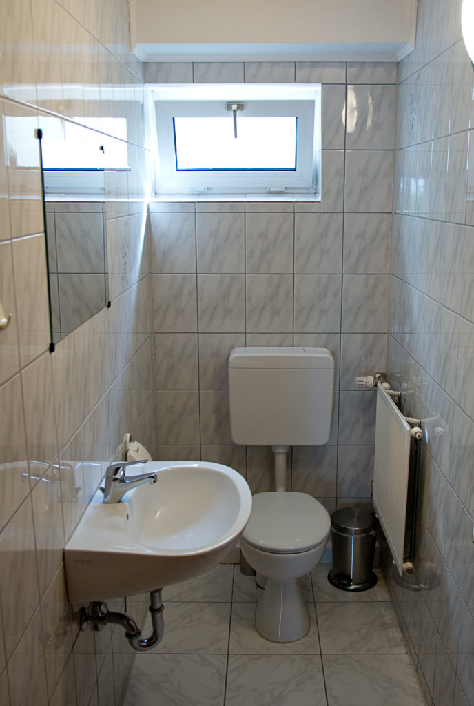 Ferienwohnung in Bensheim - Familie Guth - Toilette Toilette Ferienwohnung